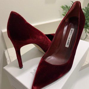 Manolo Blahnik Lisa Velvet Bordeaux  Pumps Size 9